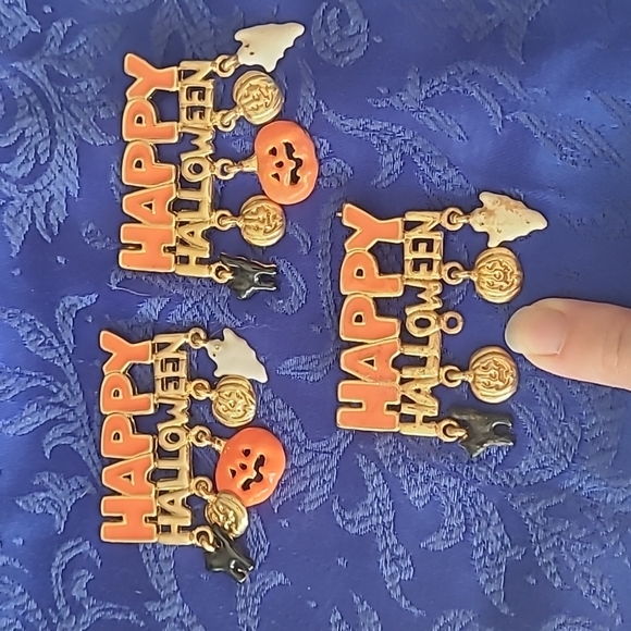 🎃 Set of 3 Happy Halloween *BROKEN* Pins/Brooches for Crafting or Repair- READ! - Picture 5 of 7